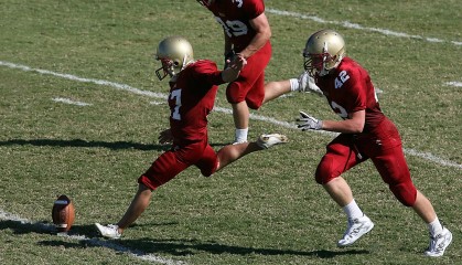 九游游戏-欧冠奖杯的故事：金光闪耀的荣耀象征，欧冠奖杯名字是什么